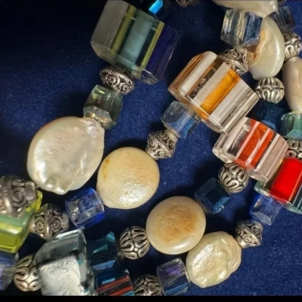 Vintage Multicolored Beaded Art Glass Necklace - Picture 3 of 4